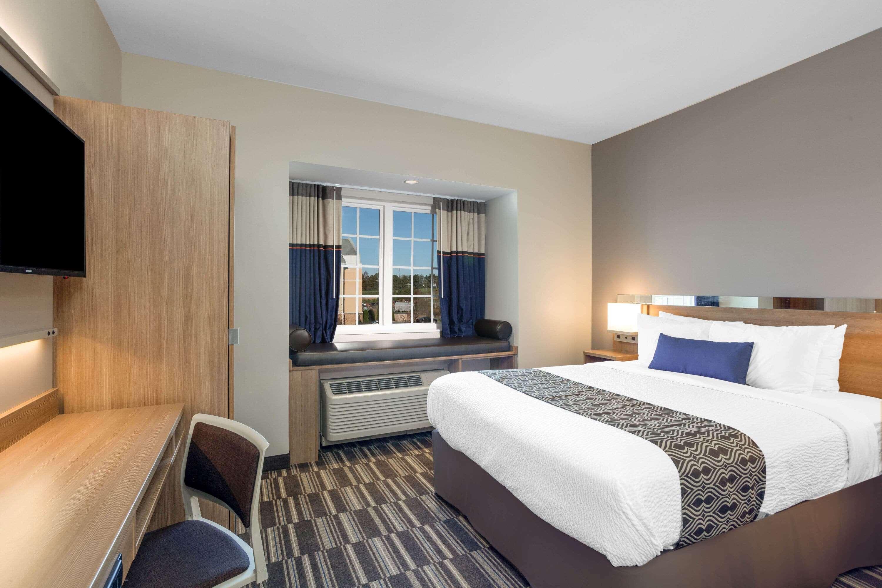 Microtel Inn Suites By Wyndham South Hill Bagian luar foto