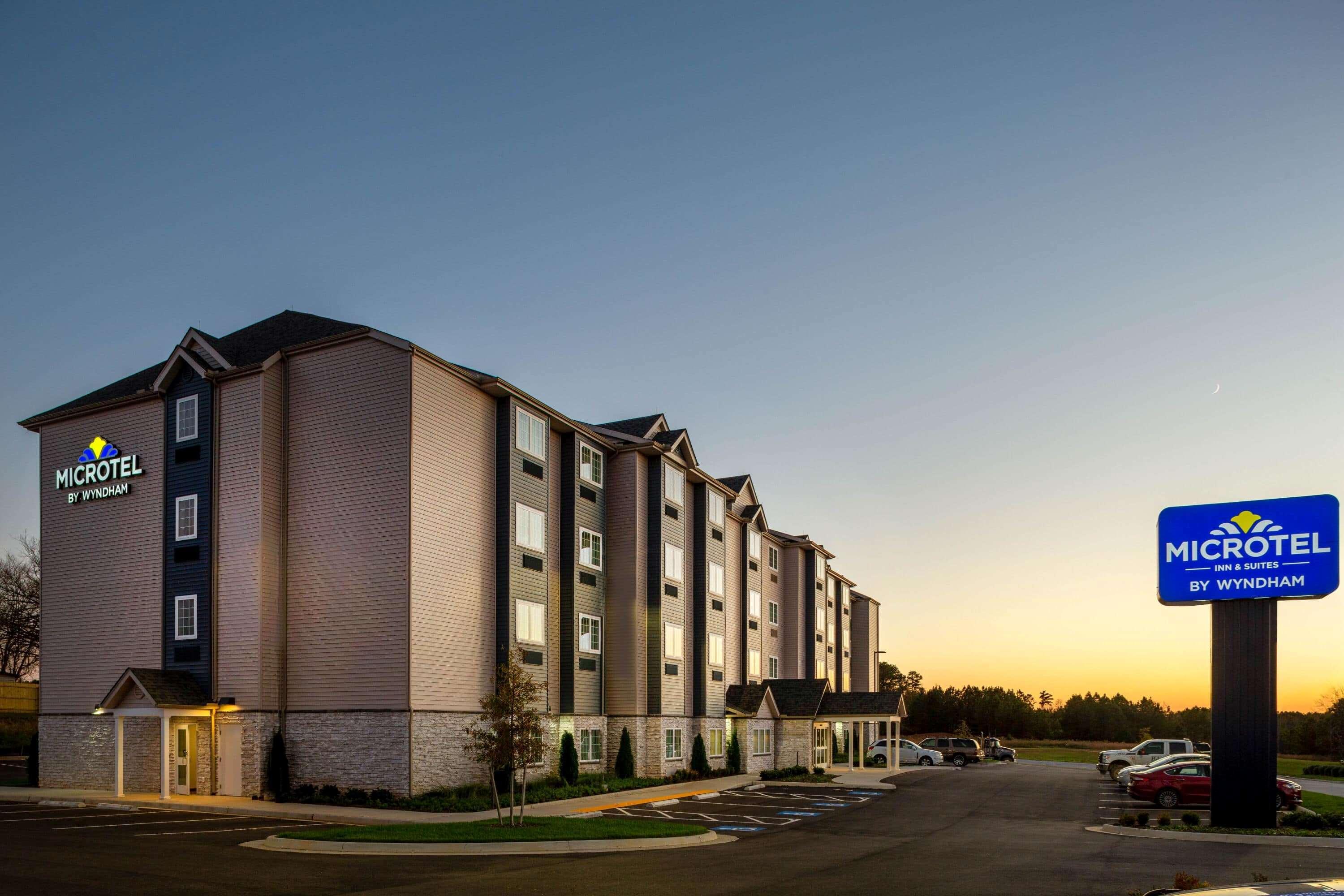 Microtel Inn Suites By Wyndham South Hill Bagian luar foto
